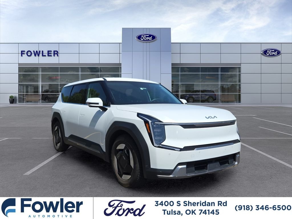 Used 2024 White Kia Light Long Range image 1