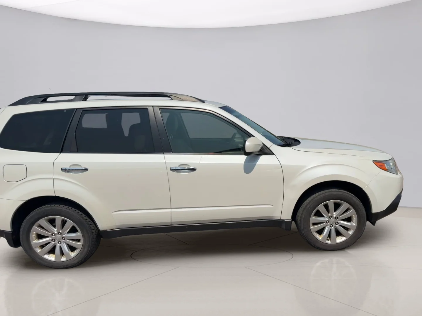 Used 2011 Blue Subaru  image 6