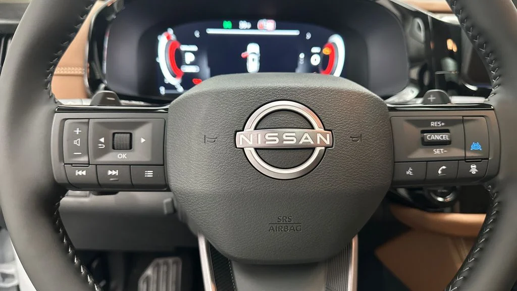 New 2026 Everest White Pearl TriCoat / Super Black Two-tone Nissan Platinum image 14