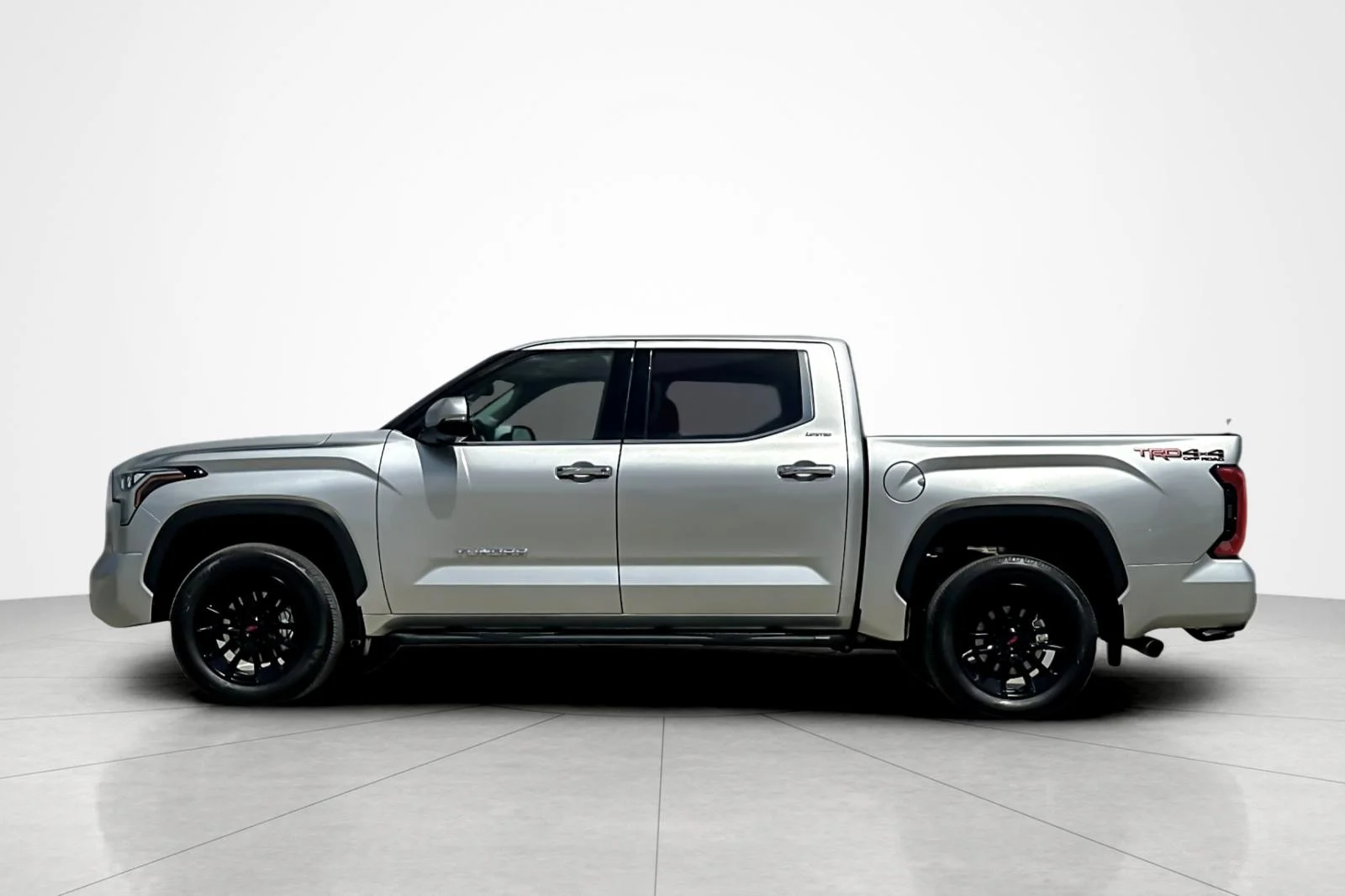 Used 2023 CELESTIAL SILVER MET Toyota Limited image 2