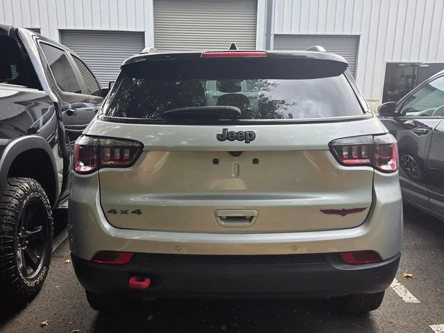 Used 2024 Black Jeep Trailhawk image 3