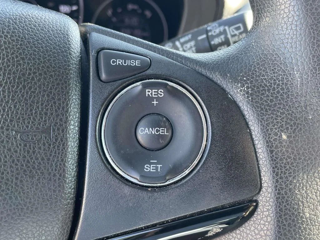 Used 2018 White Honda LX image 25