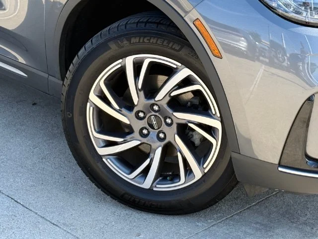 Used 2023 Gray Metallic Lincoln Standard image 2