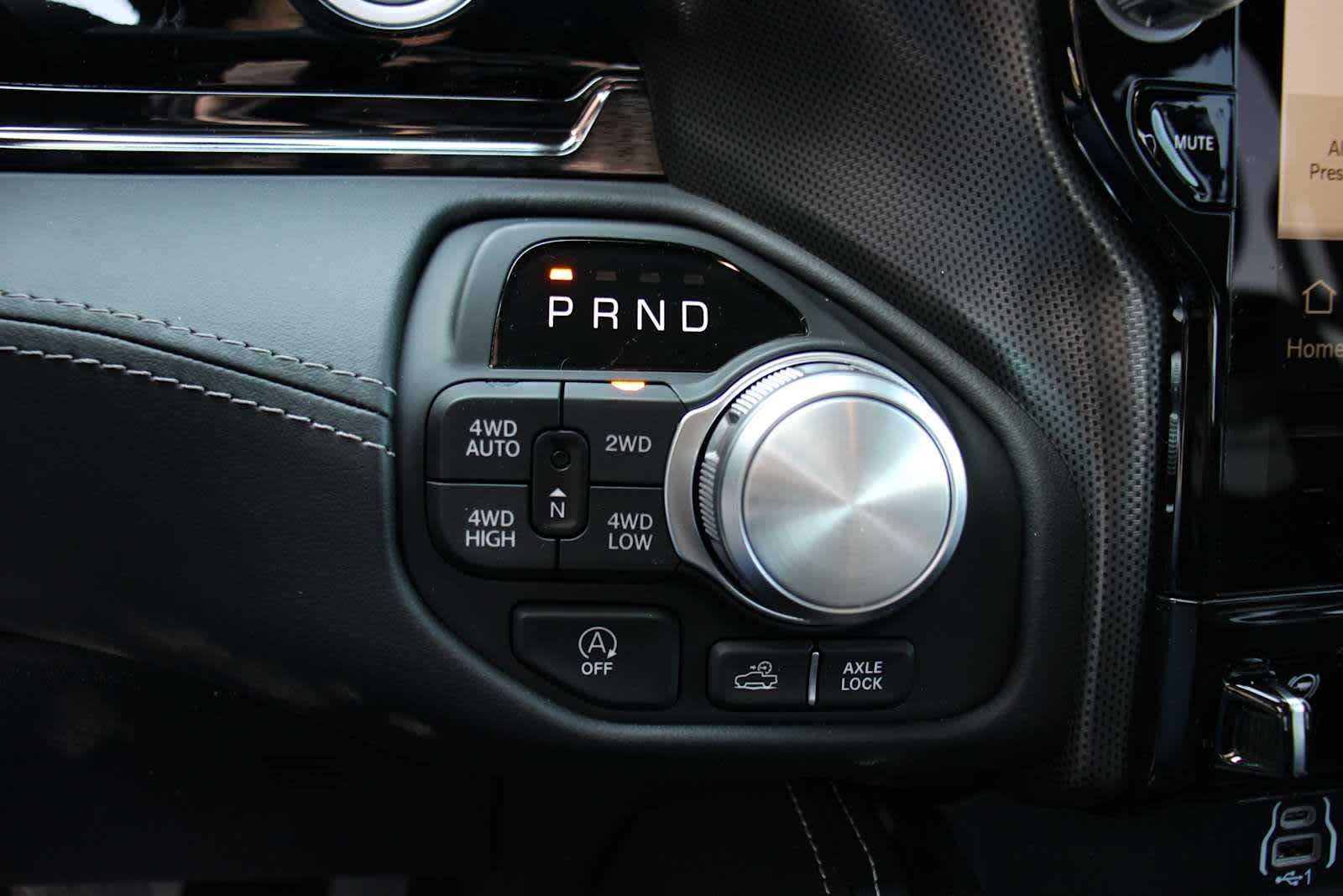 2025 RAM 1500 Limited - Photo 24