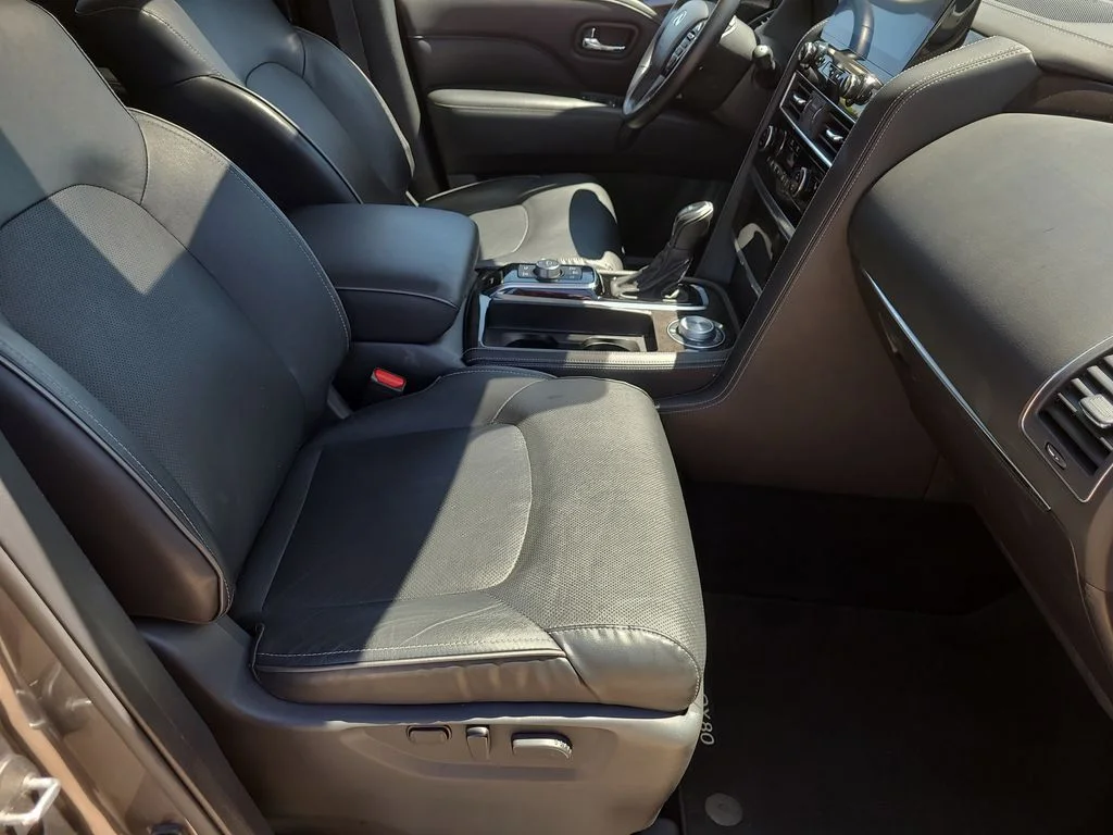 Used 2024 Gray INFINITI LUXE image 12