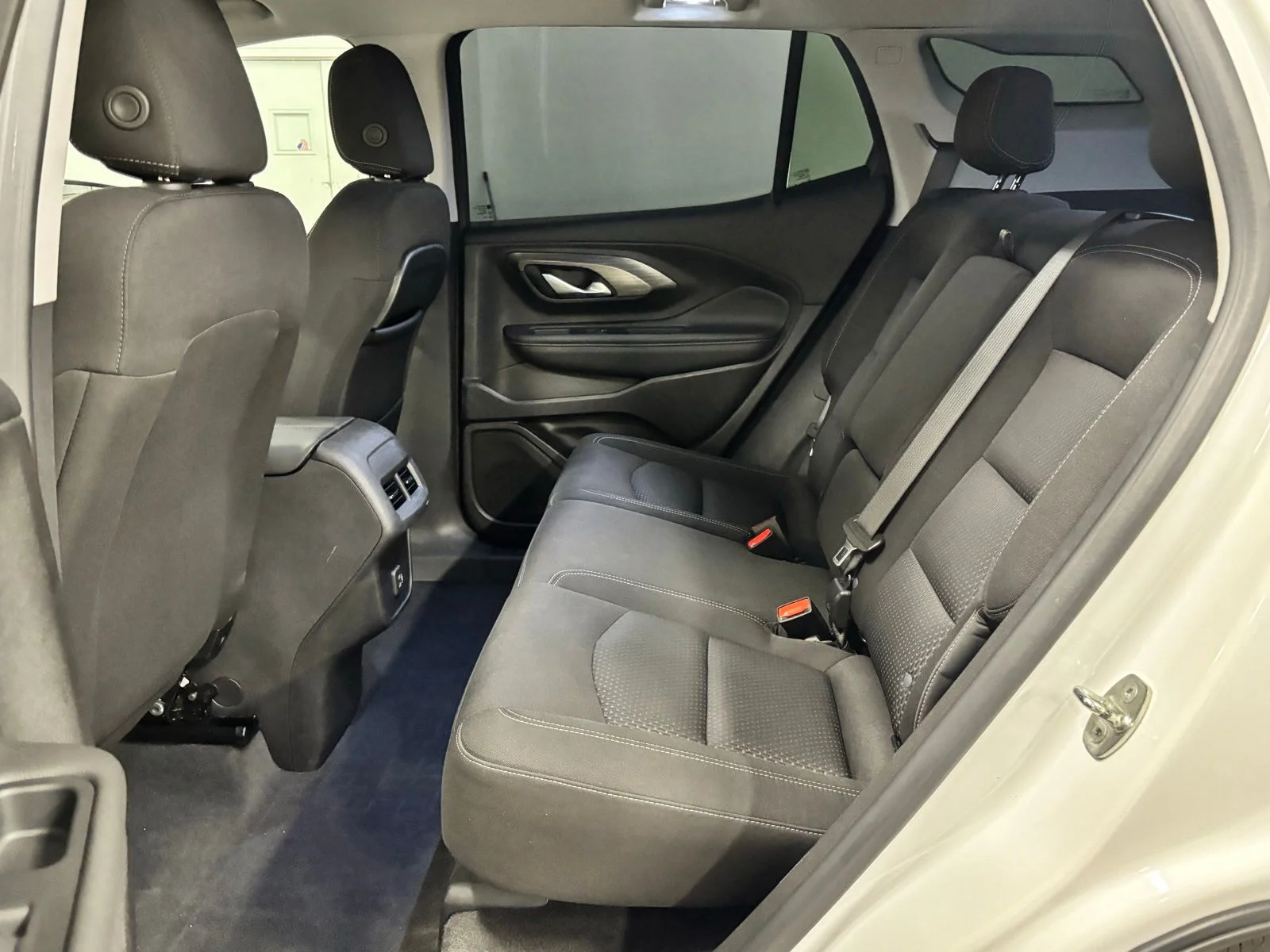 Used 2024 White GMC SLE image 18