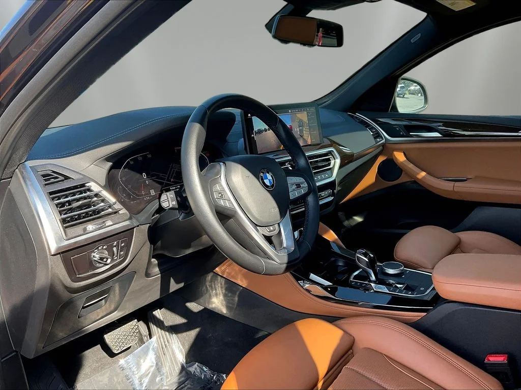 Used 2022  BMW xDrive30i image 16