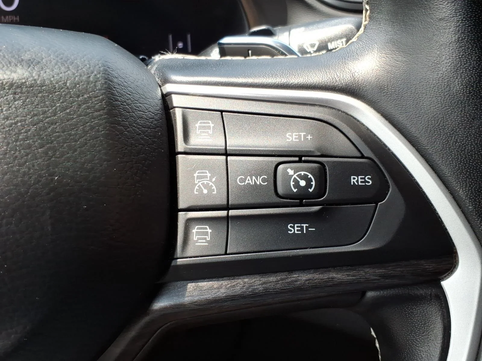 Used 2021 Rocky Mountain Pearlcoat Jeep Limited image 16
