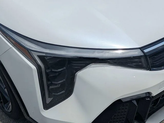 New 2026 Snow White Pearl Kia GT-Line image 9