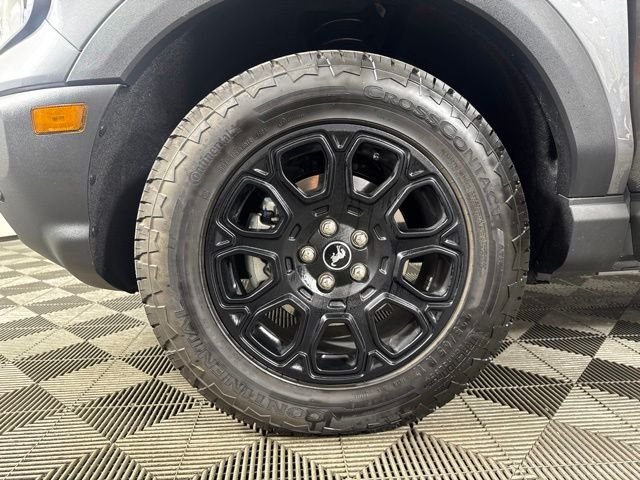 Used 2025 Gray Ford Badlands image 10