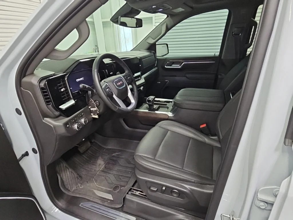 2026 GMC Sierra 1500 SLT - Photo 10