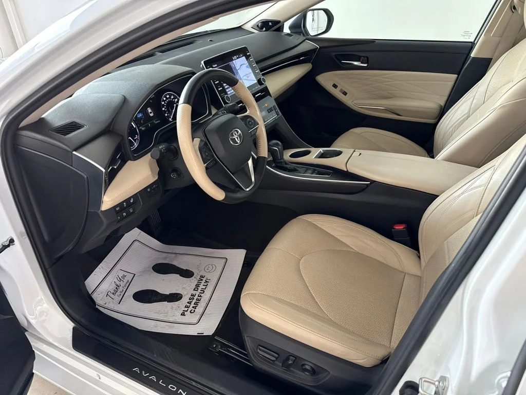Used 2020 Pearl Toyota Limited image 15