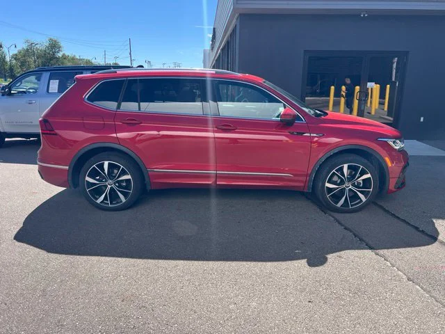 Used 2024 Kings Red Metallic Volkswagen SEL R-Line image 2