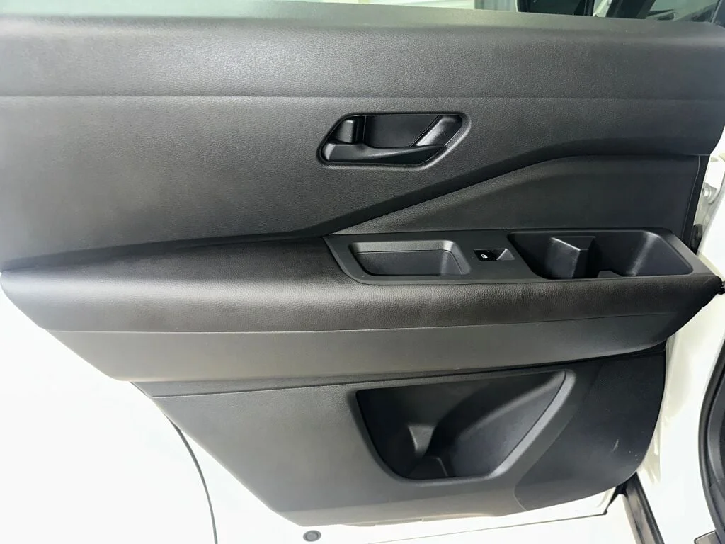 2023 Nissan Pathfinder SV - Photo 18