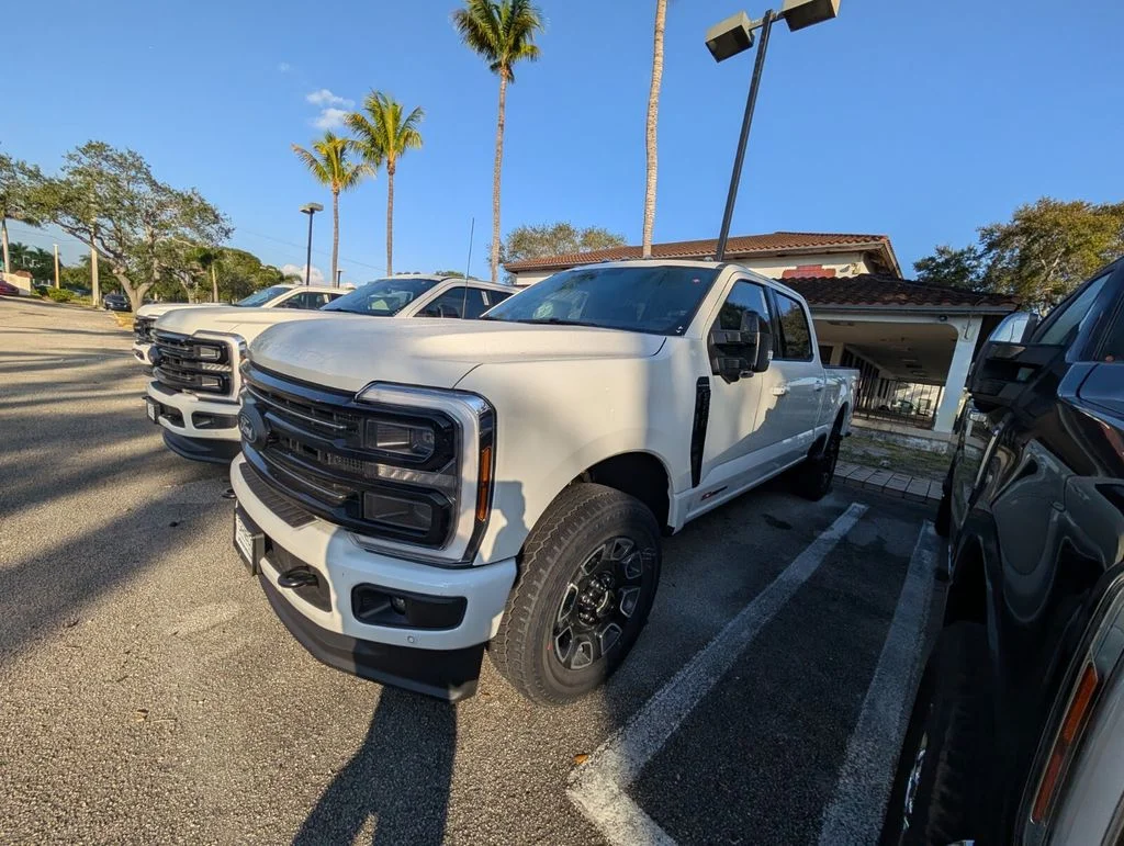 2026 Ford F-250 Super Duty Platinum - Photo 4