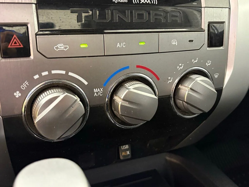 Used 2019 White Toyota SR5 image 27