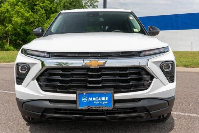 Used 2026 White Chevrolet LS image 3