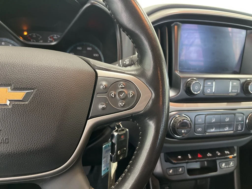 Used 2020 Silver Chevrolet Z71 image 7