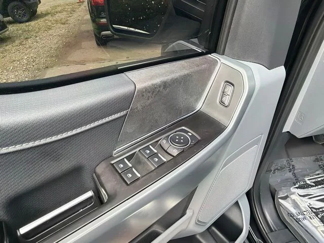 Used 2024 Black Ford XLT image 18