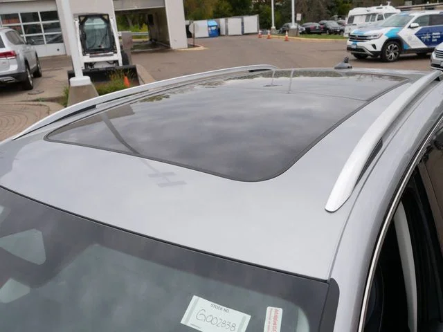 2025 Volkswagen Tiguan SE - Photo 6