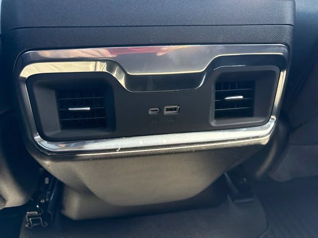 Used 2025 White GMC Elevation image 10