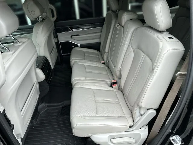 Used 2022 Black Jeep Series III image 24