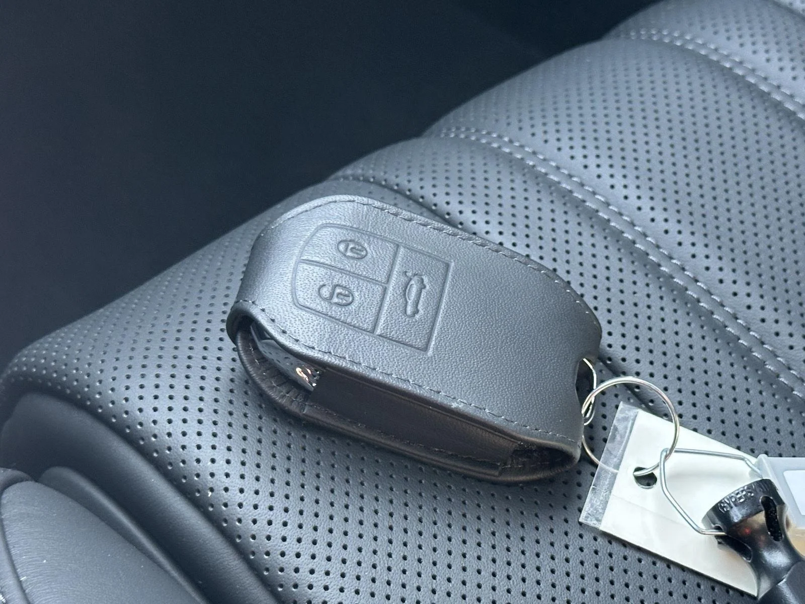 Certified Used 2026 BLACK Bentley GT V8 image 38