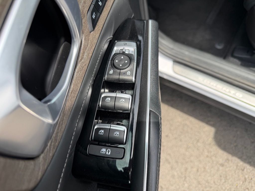 Used 2022 Glacial White Pearl Kia X-Line SX Prestige image 13