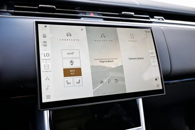 2025 Land Rover Range Rover SE - Photo 39