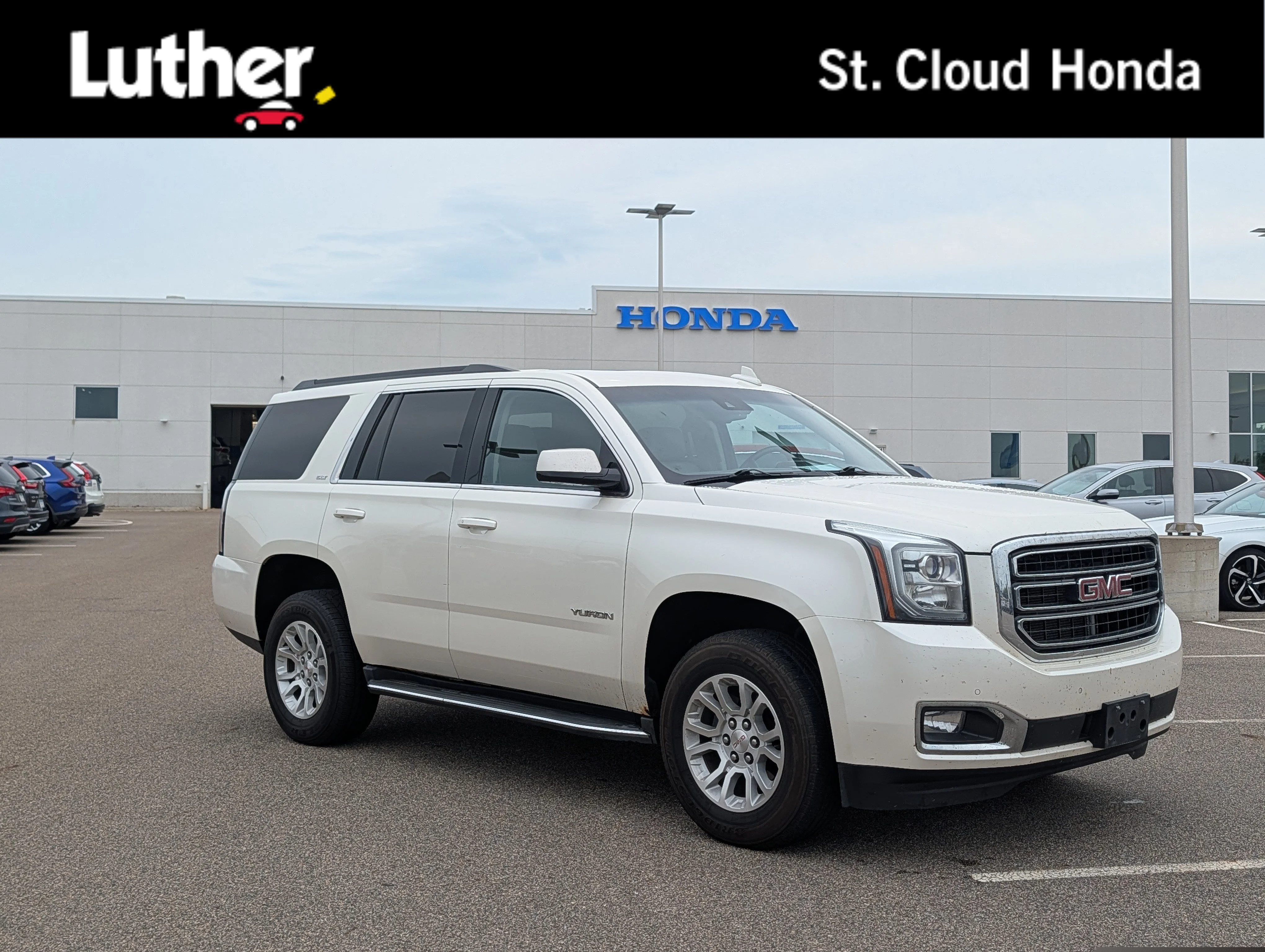 Used 2015 White Diamond Tricoat GMC SLT image 1