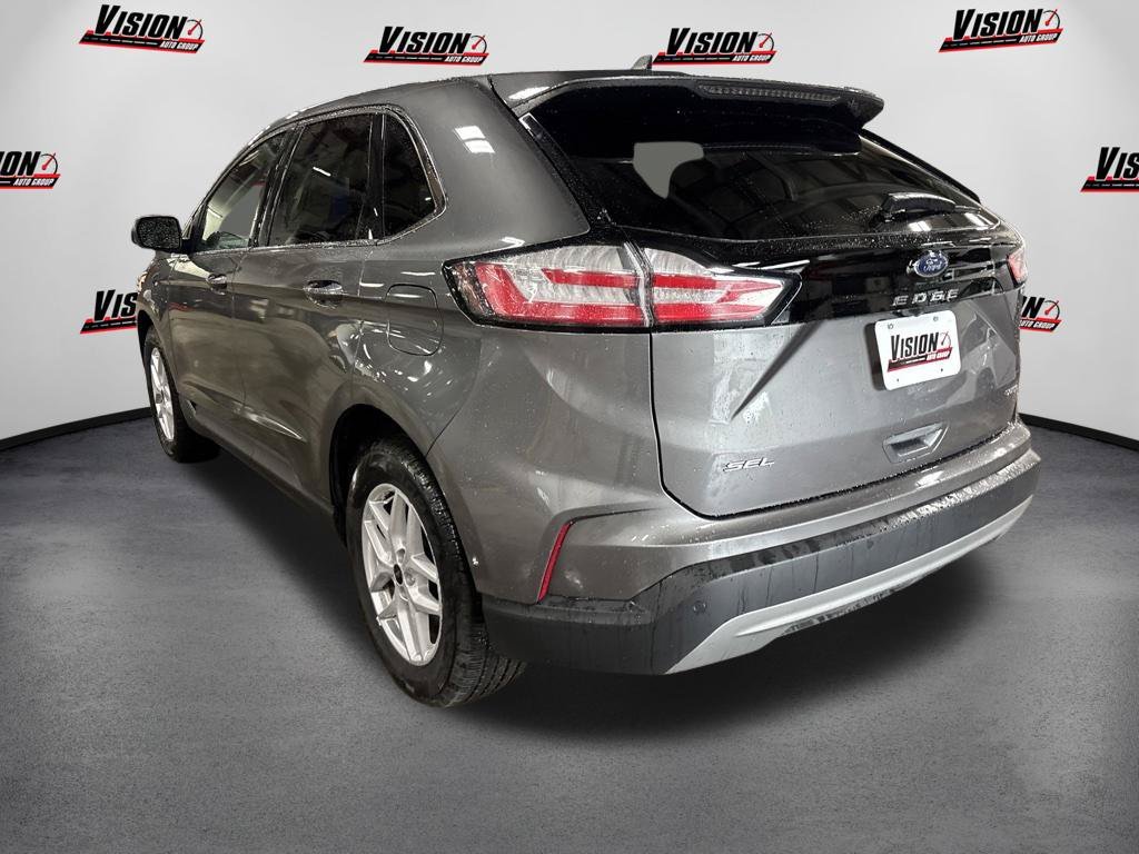 Used 2024 Gray Ford SEL image 7