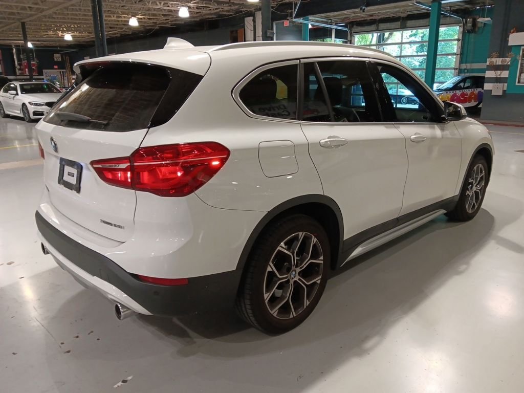 Used 2021 White BMW xDrive28i image 6