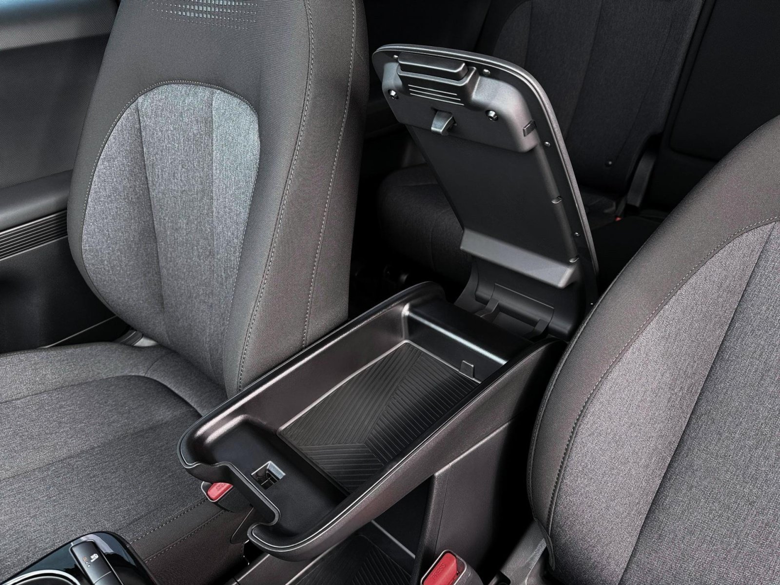 New 2026 Cyber Gray Hyundai SE image 18