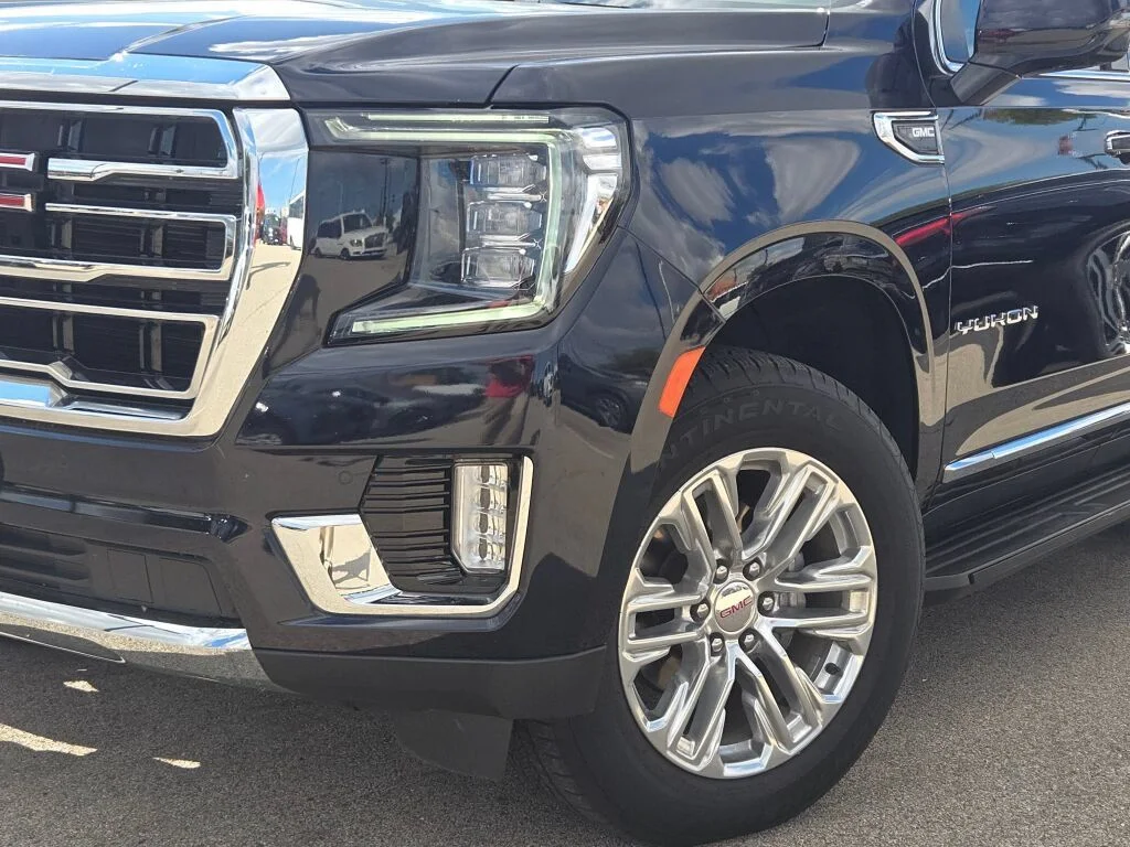 Certified Used 2022 Midnight Blue Metallic GMC SLT image 3