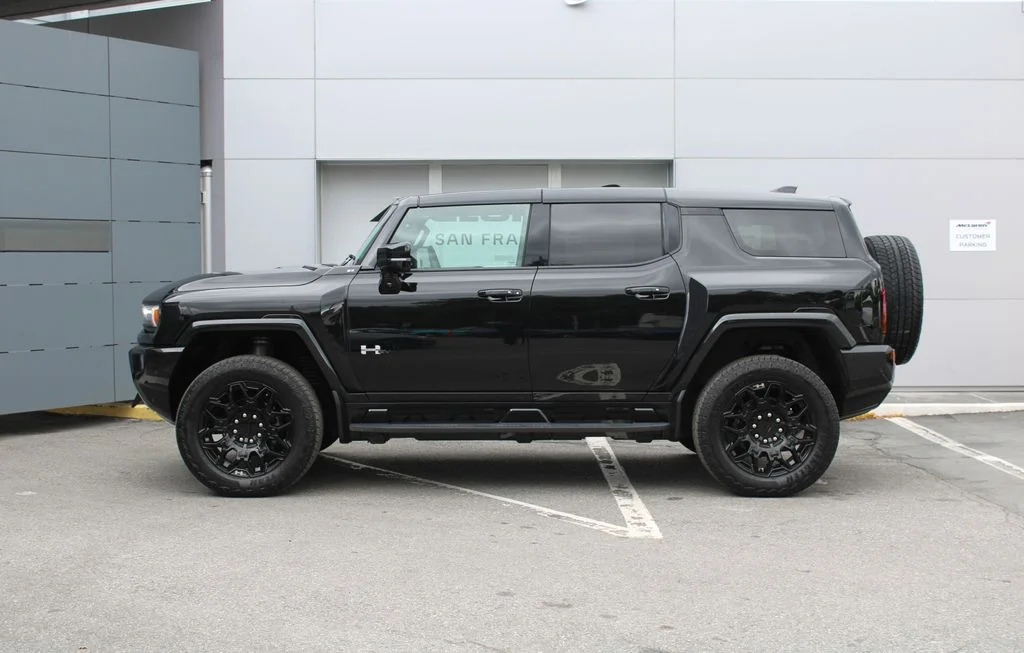 Used 2025 Black GMC 2X image 13