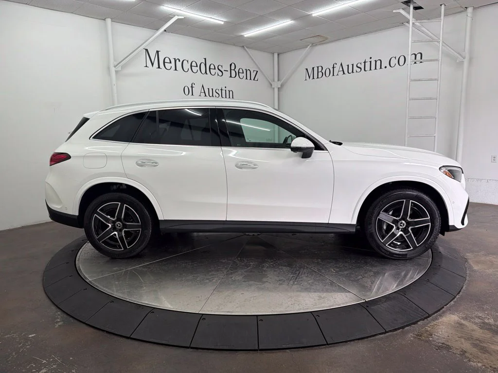 New 2027 White Mercedes-Benz GLC 300 image 8
