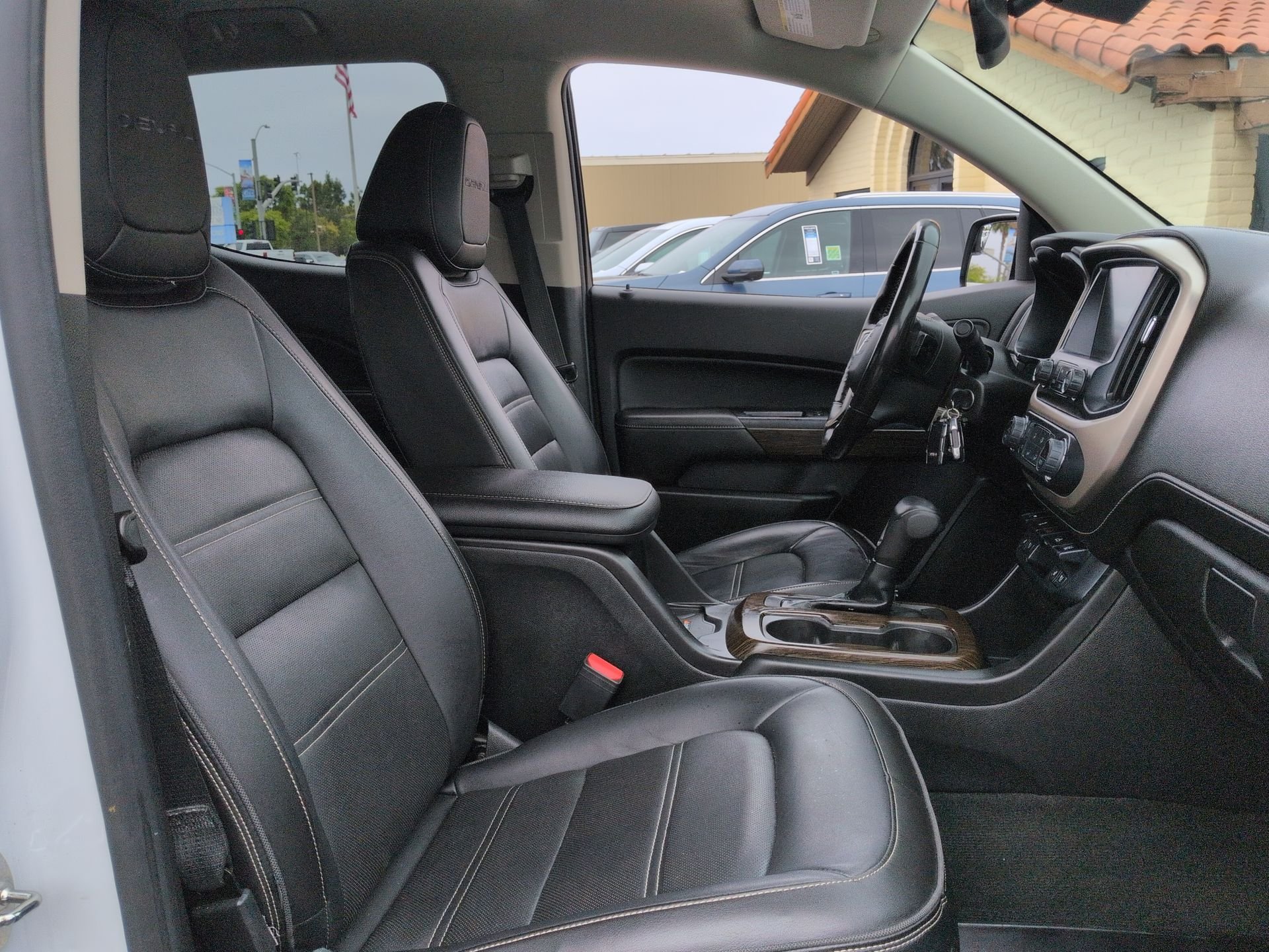 Used 2018 SUMMIT WHITE GMC 2WD Denali image 30