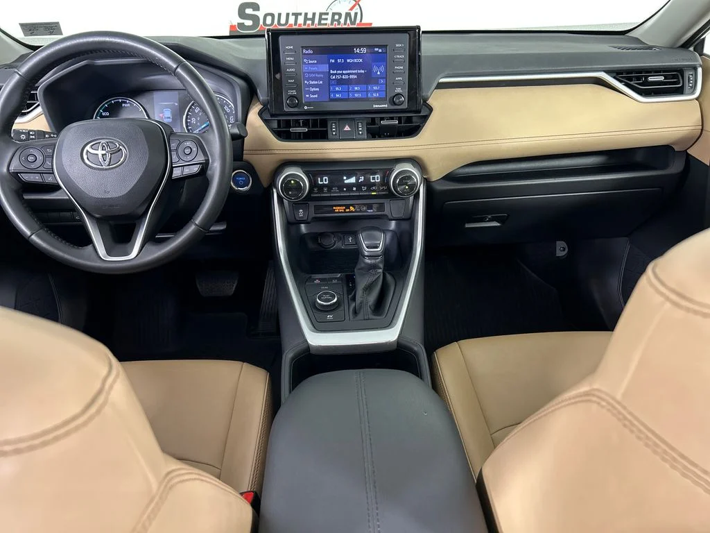Used 2022 Green Toyota XLE Premium image 18