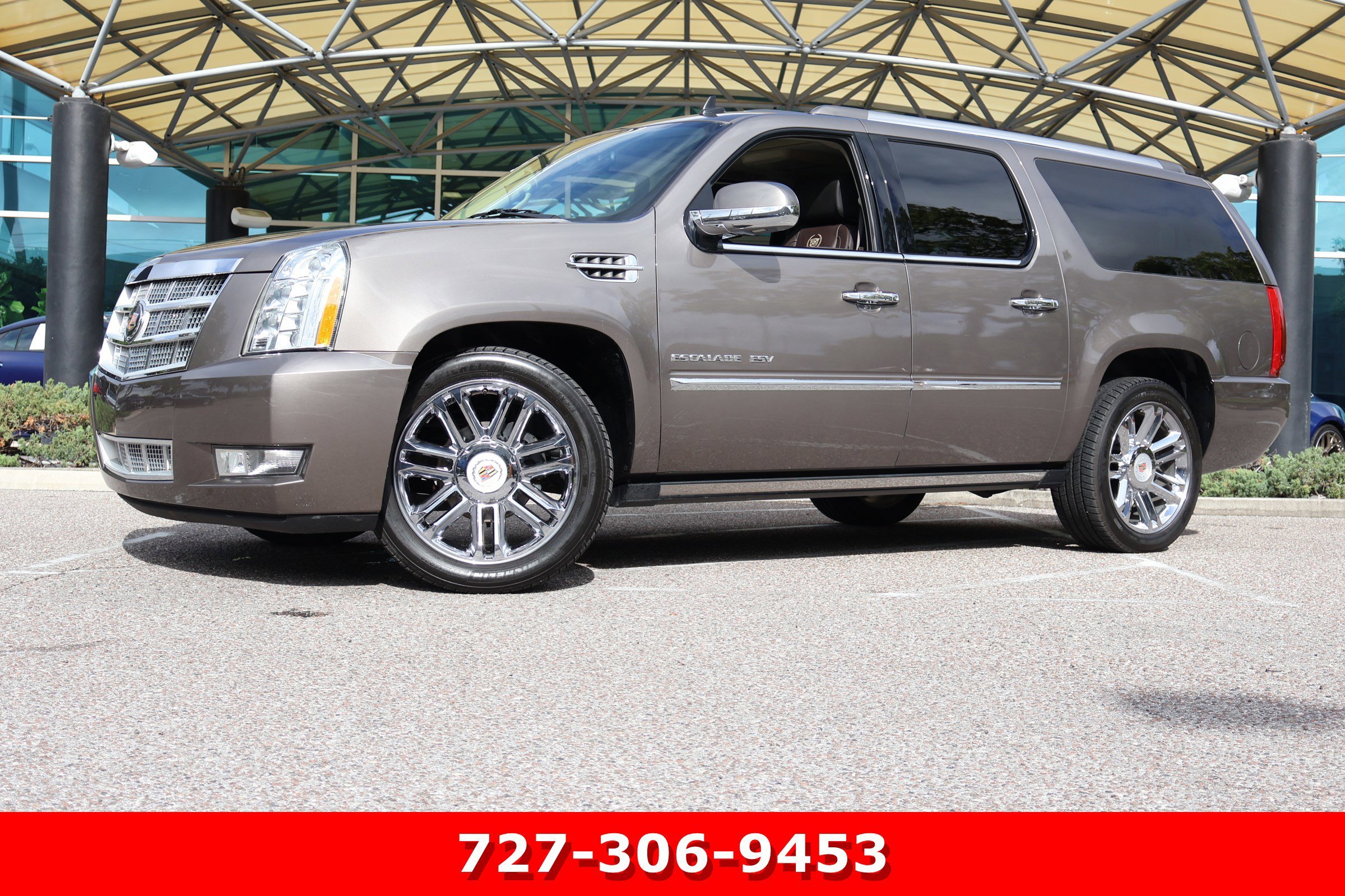 2013 Cadillac Escalade ESV 2WD Platinum Edition's photo