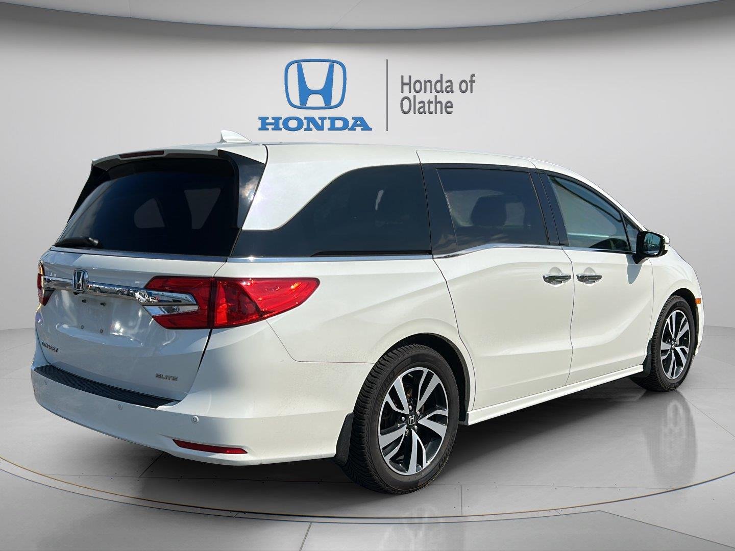 Certified Used 2019 White Diamond Pearl Honda Elite image 3