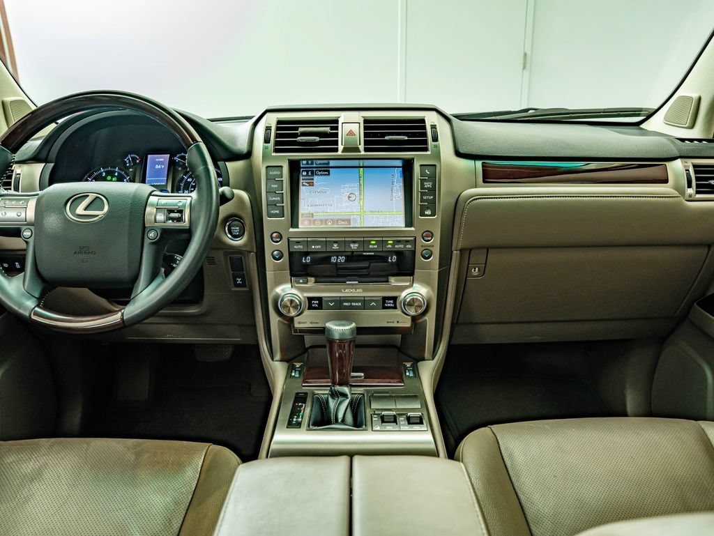 Used 2014 Starfire Pearl Lexus 460 image 31