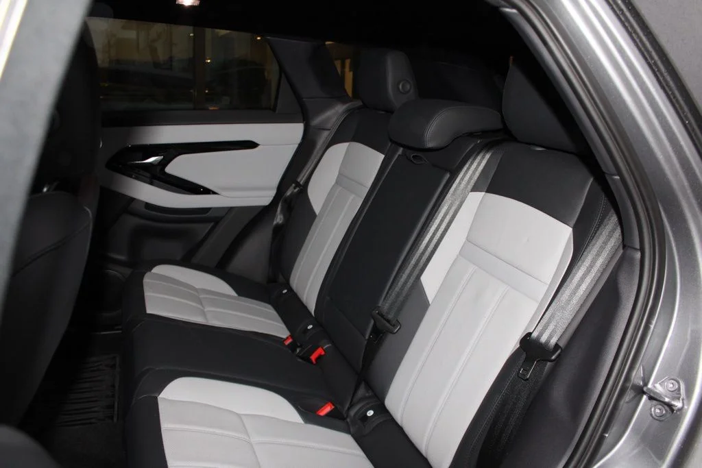 Certified Used 2026  Land Rover Dynamic image 31