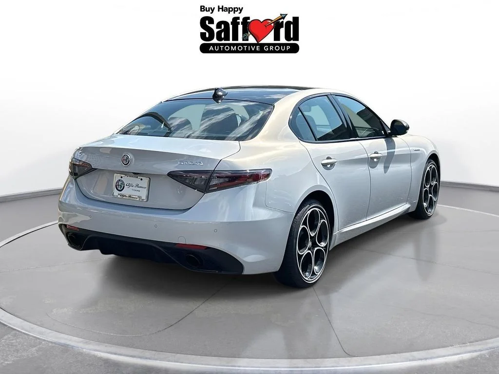 2025 Alfa Romeo Giulia Base - Photo 11