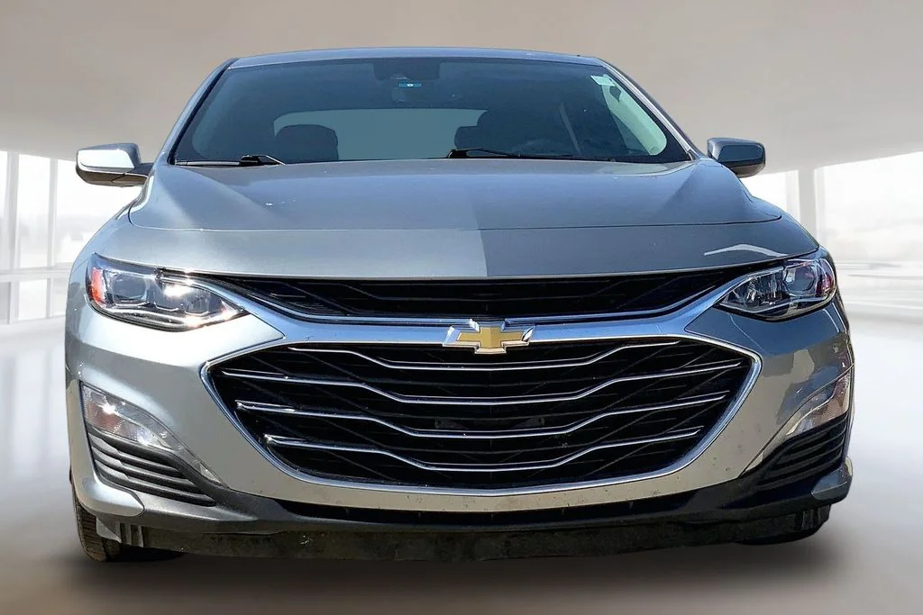 Used 2023 Sterling Gray Metallic Chevrolet LT image 3
