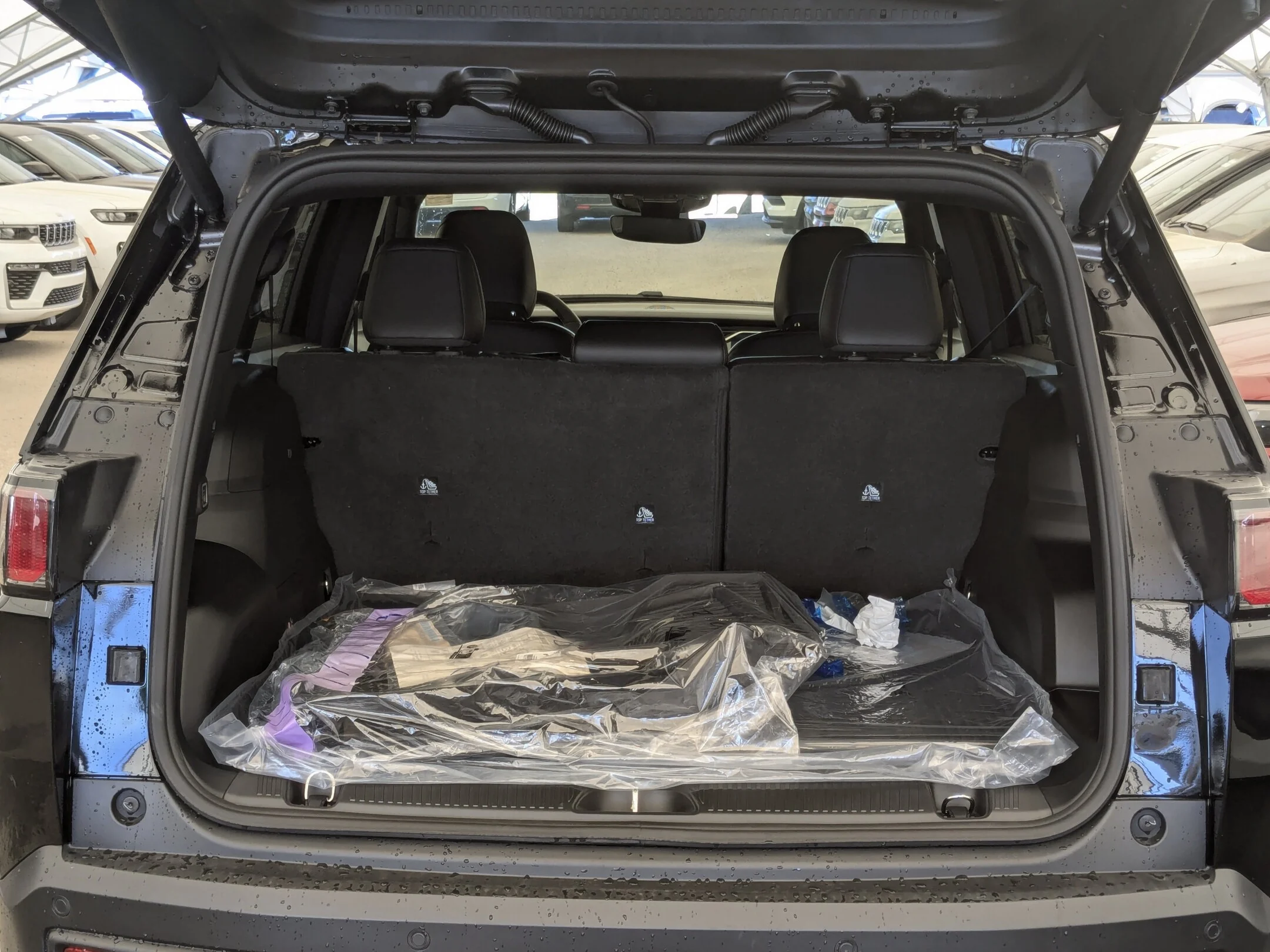 New 2026 Black Jeep Limited - - Hybrid - Dual-Pane Pano Sunroof - Capri Leatherette - Power Liftgate & More! image 29