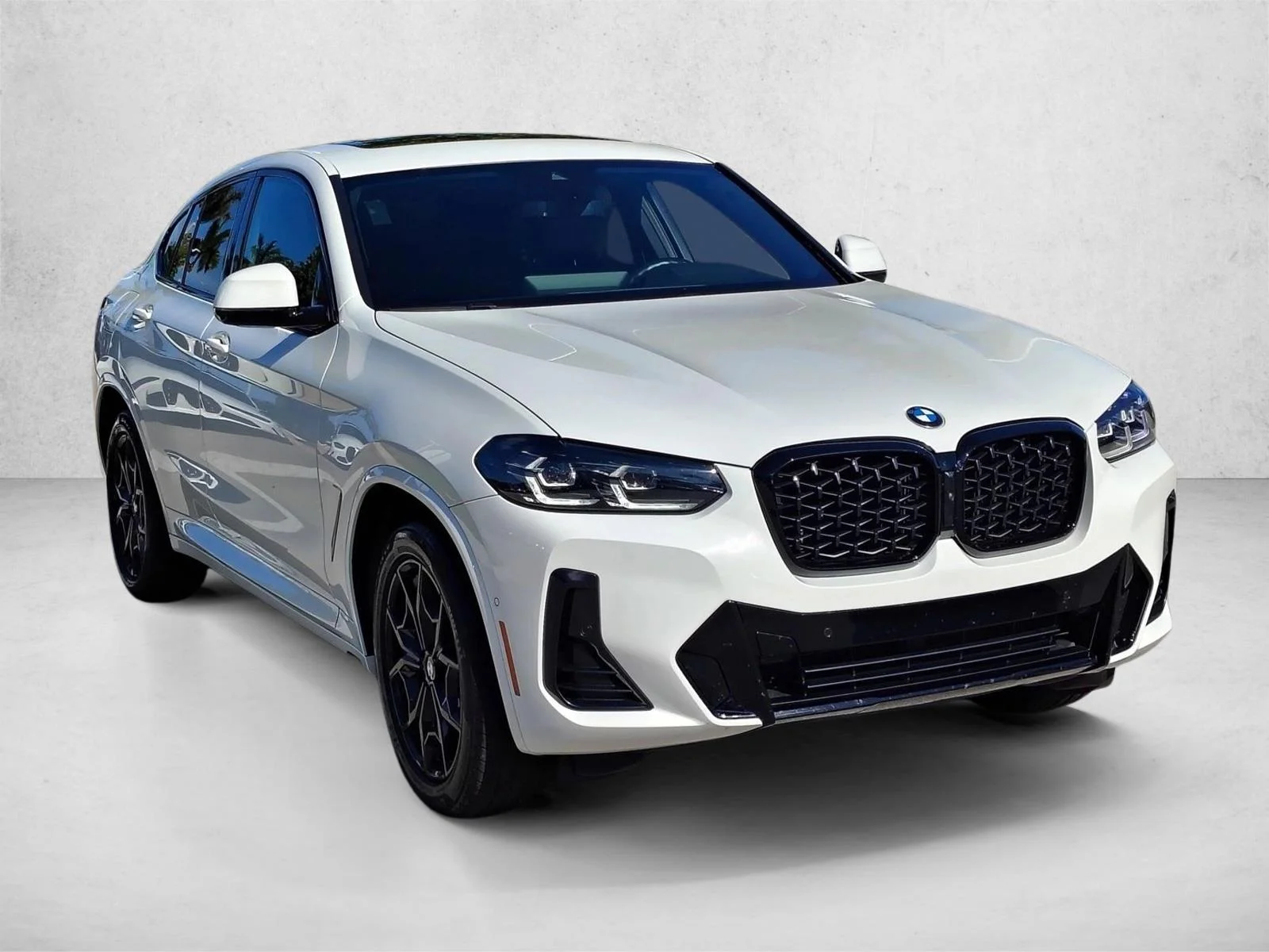 Used 2023 Alpine White BMW xDrive30i image 3