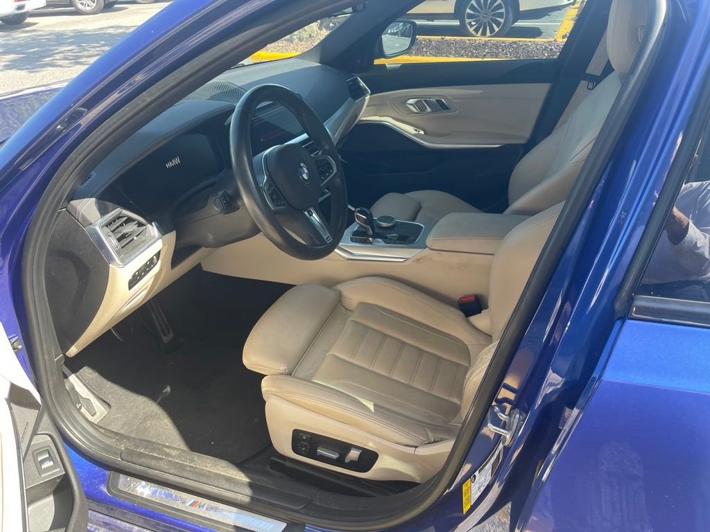 Used 2020 Blue BMW 330i image 3