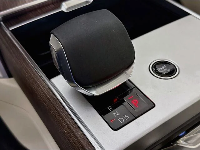 New 2026 Santorini Black Land Rover SE image 19