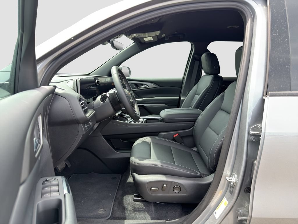 2026 Chevrolet Traverse LT - Photo 9