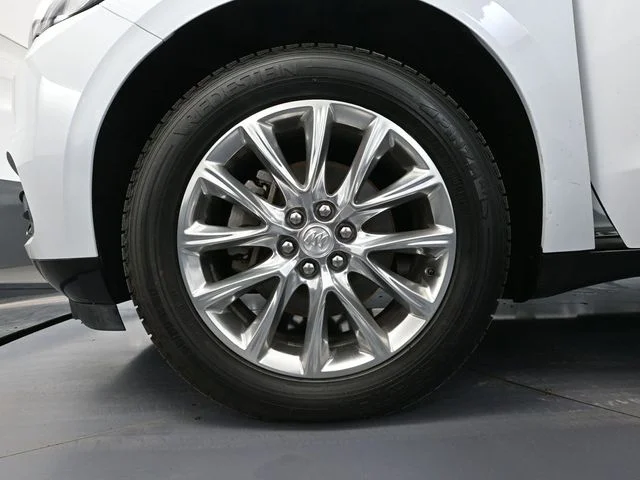 Used 2019 White Buick Essence image 16